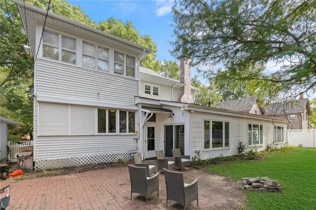 $415,000 | 424 South Elm Street, Ottawa, KS 66067