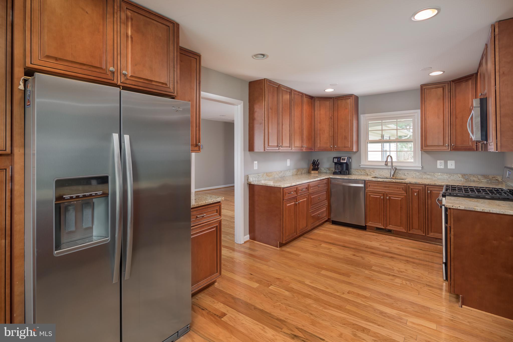 13128 Poplar Tree Road Fairfax, VA 22033 - Photo 11 of 36 Kitchen