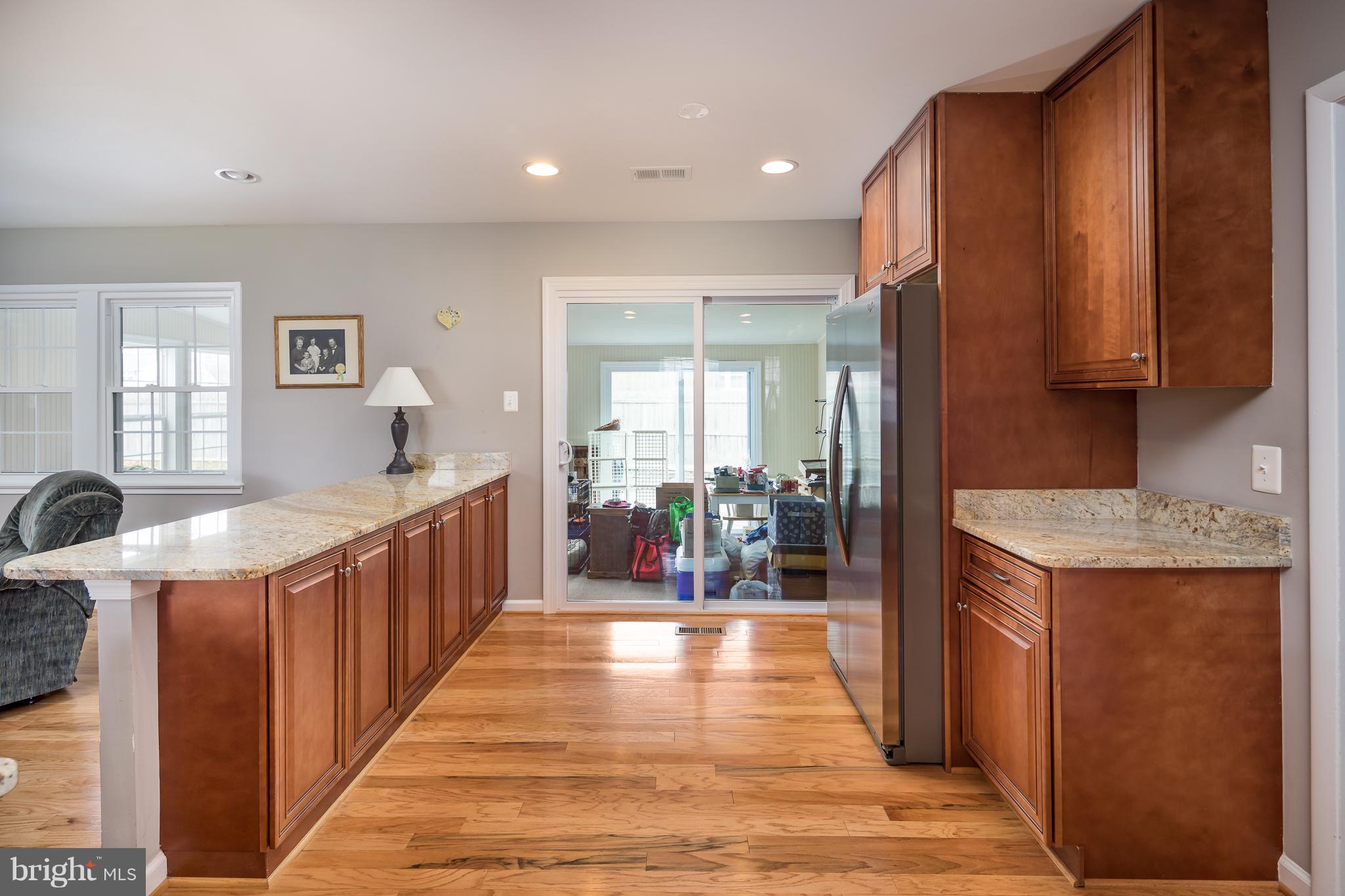 13128 Poplar Tree Road Fairfax, VA 22033 - Photo 12 of 36 Kitchen