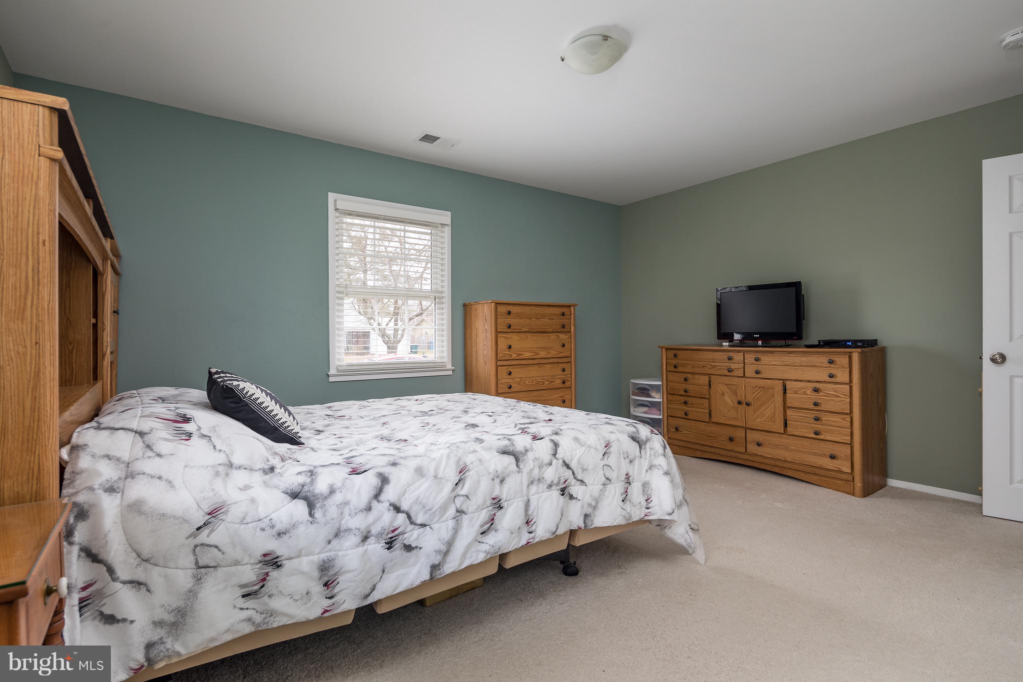 13128 Poplar Tree Road Fairfax, VA 22033 - Photo 13 of 36 Master Bedroom