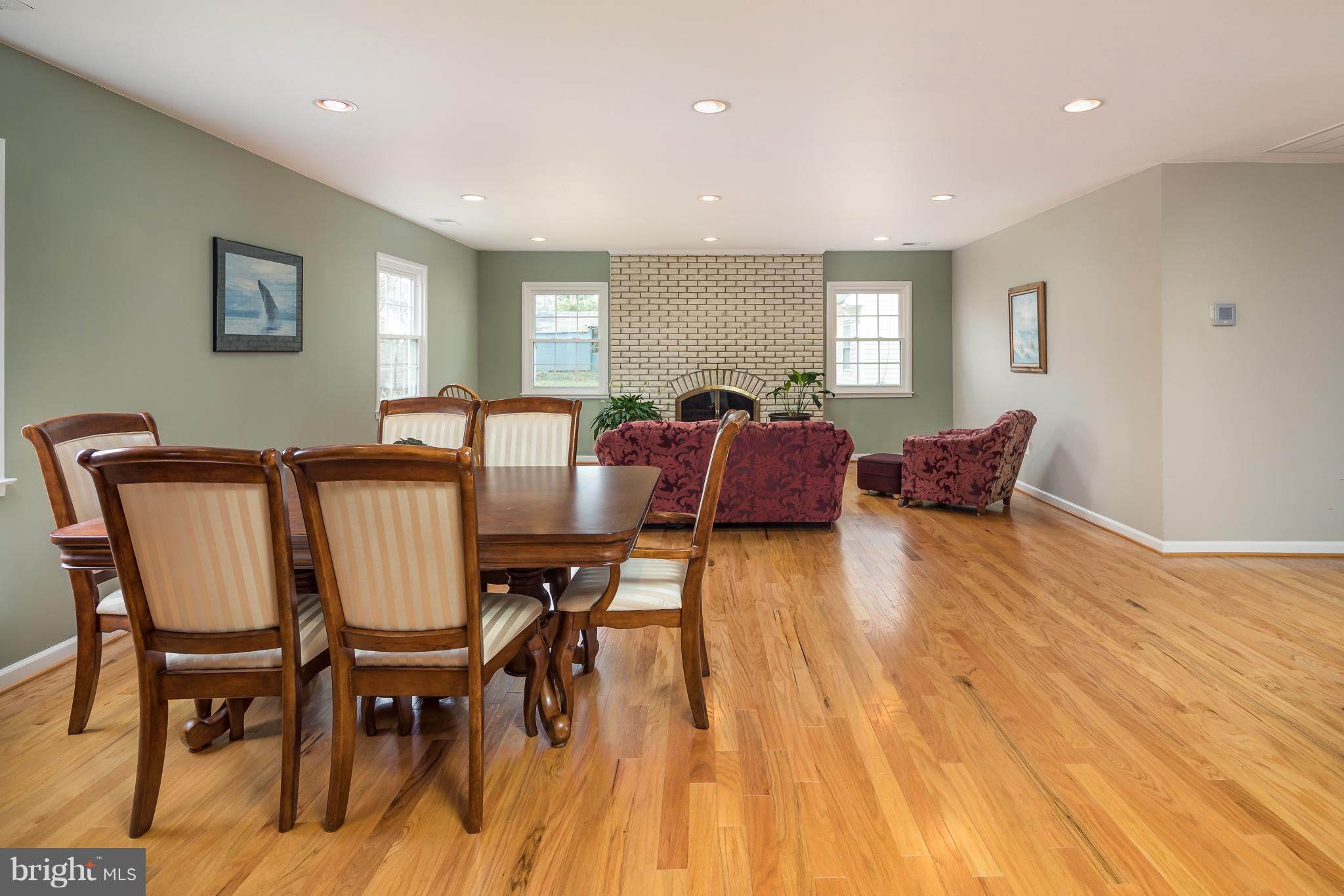 13128 Poplar Tree Road Fairfax, VA 22033 - Photo 7 of 36 Main Level - Dining Room