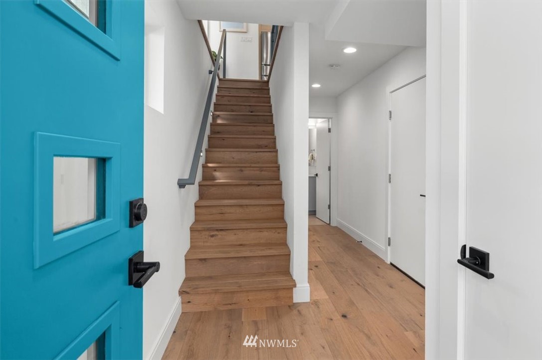 813 North 48th Street Seattle, WA 98103 - Photo 3 of 38 Gallery Image 3
