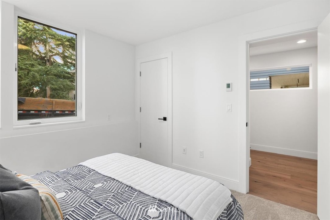 813 North 48th Street Seattle, WA 98103 - Photo 9 of 38 Gallery Image 9