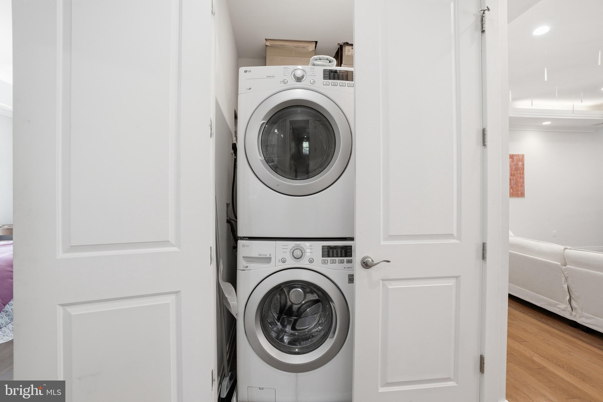 220 P Street Northwest, Unit 4 Washington, DC 20001 - Photo 18 of 44 Big size Washer/Dryer