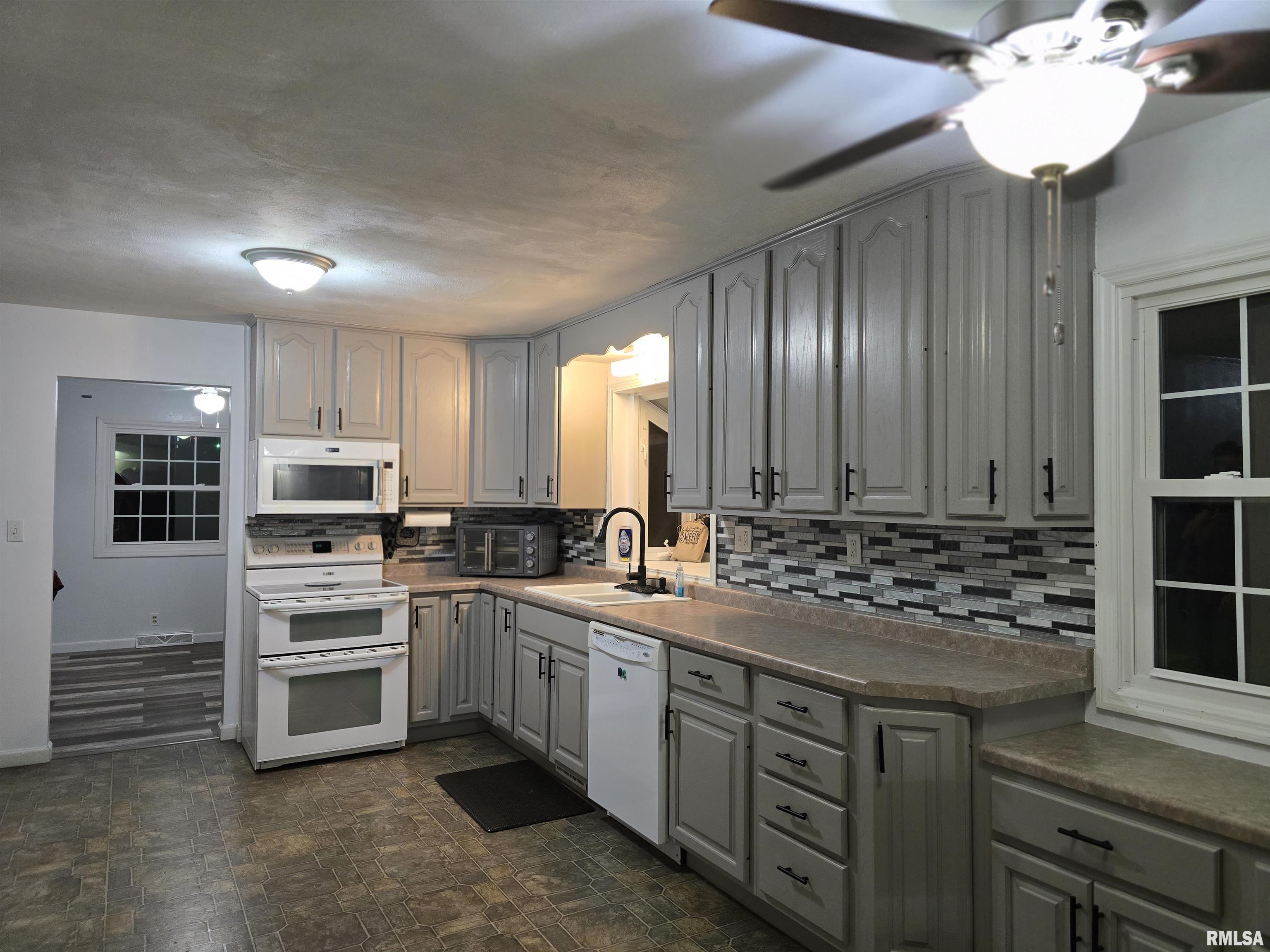 117 Harvester Road Canton, IL 61520 - Photo 20 of 67 Gallery Image 20