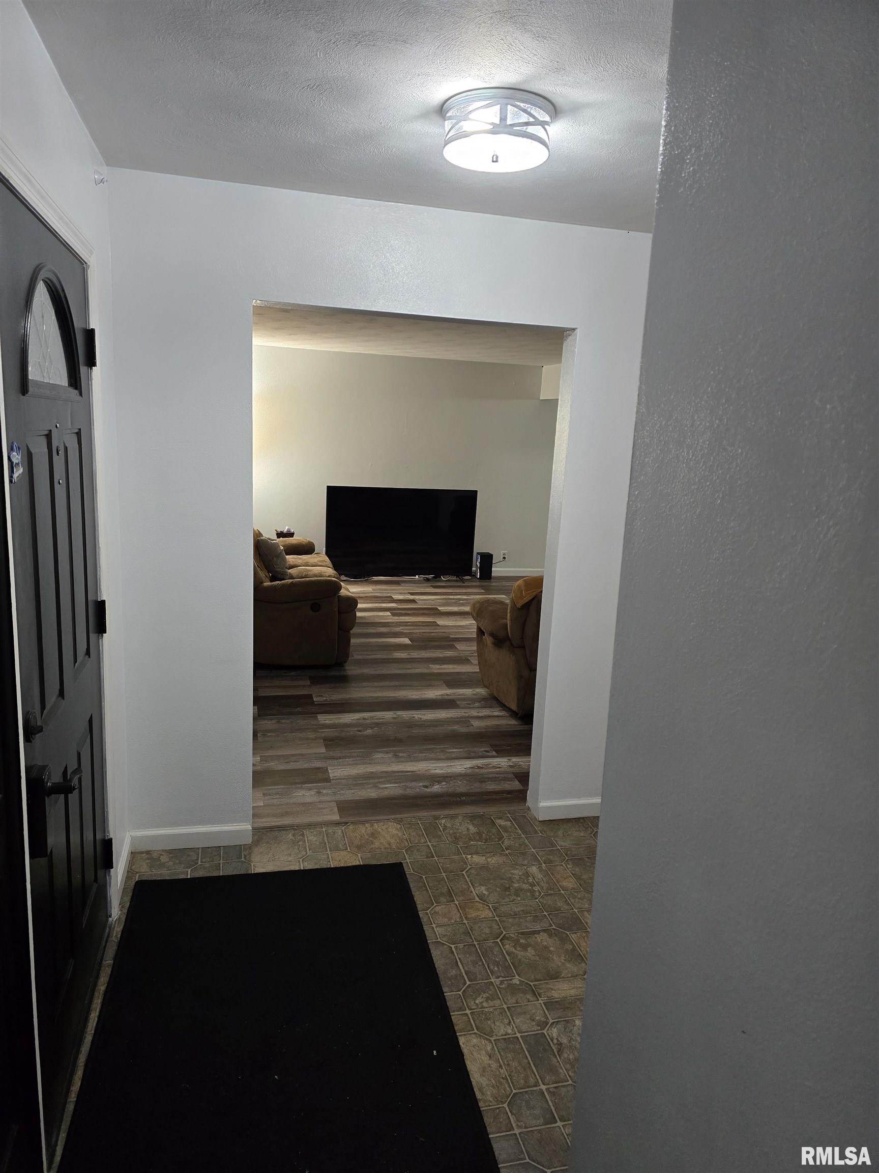 117 Harvester Road Canton, IL 61520 - Photo 5 of 67 Gallery Image 5