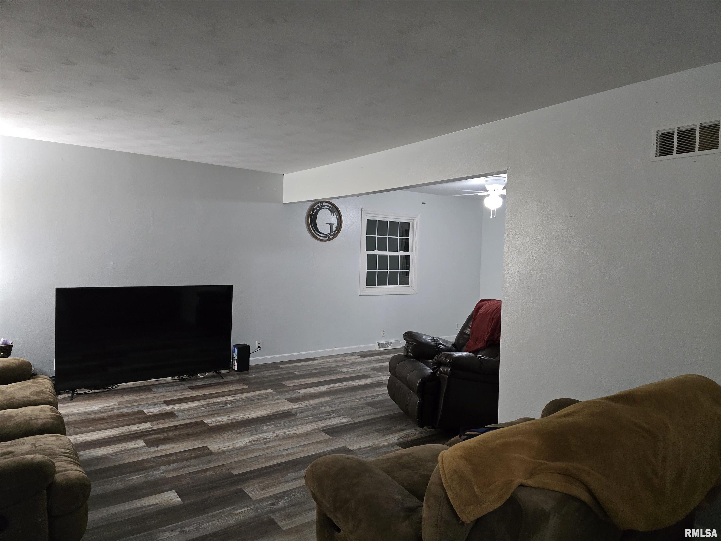 117 Harvester Road Canton, IL 61520 - Photo 6 of 67 Gallery Image 6
