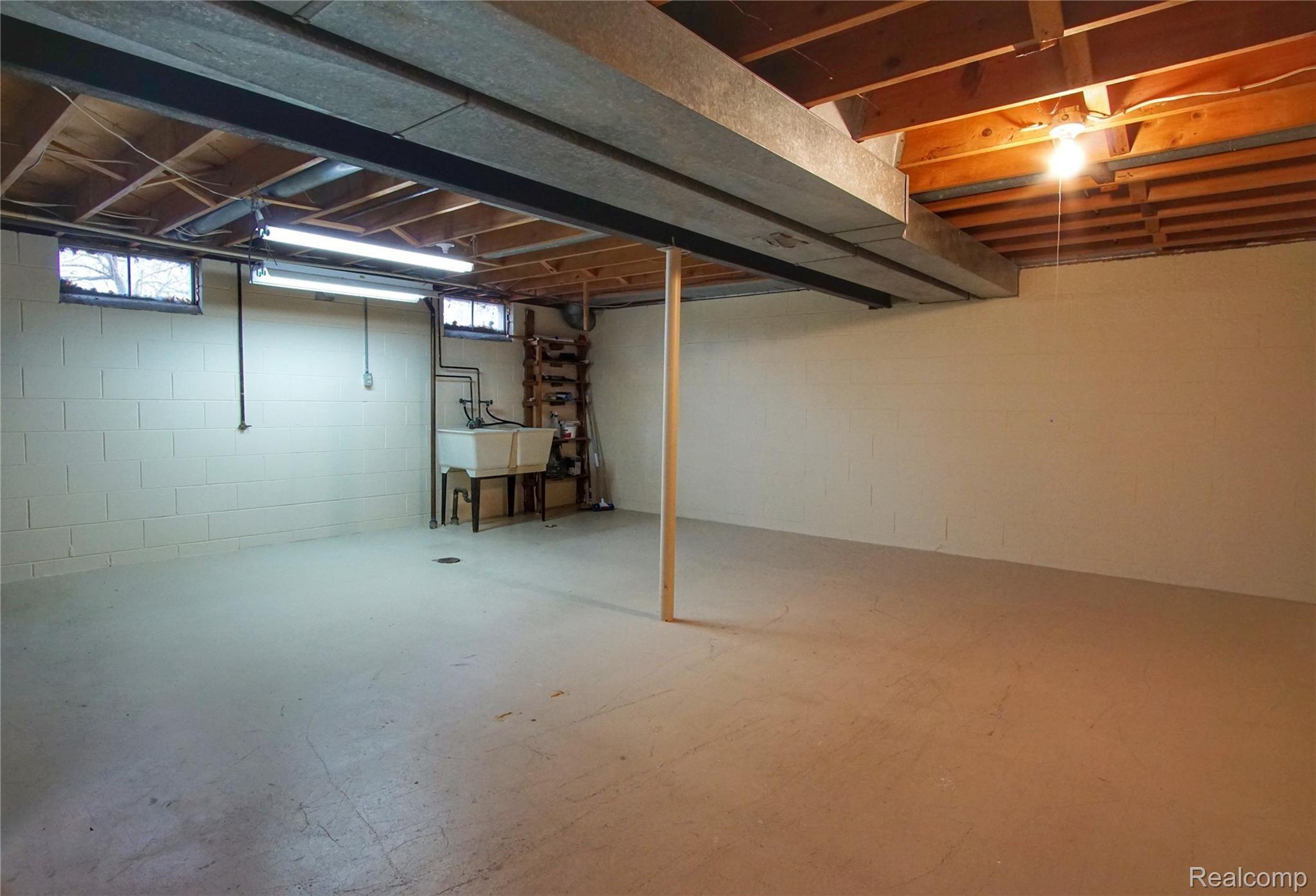 5409 South Genesee Road Grand Blanc, MI 48439 - Photo 21 of 27 21.jpeg