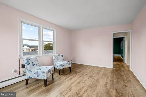 a view of empty room with window