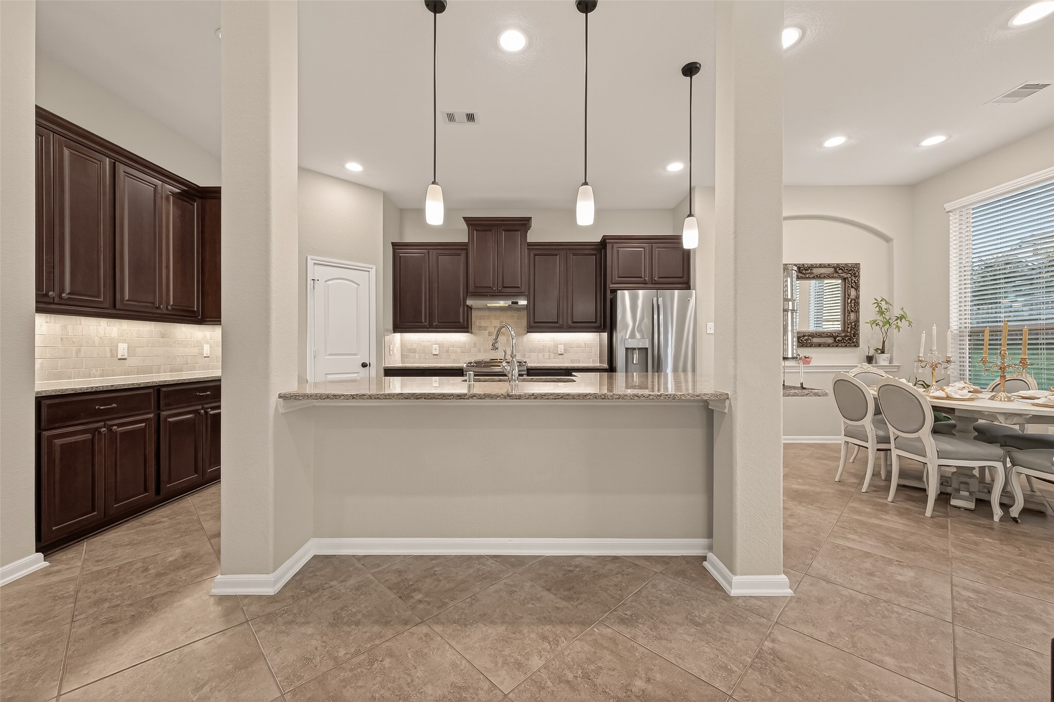 10 Ruchill Circle Conroe, TX 77304 - Photo 13 of 47 A place for Bar Stools