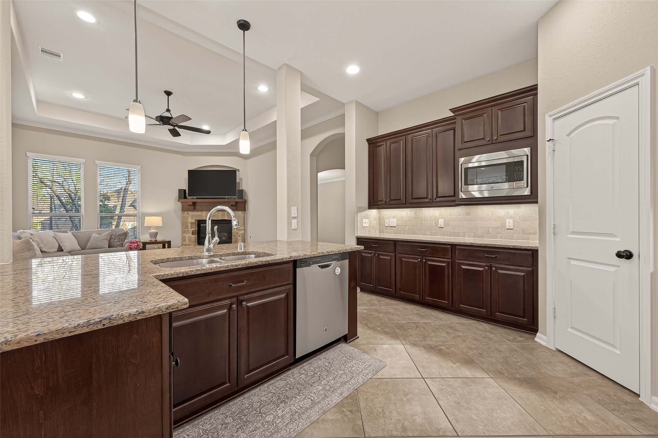 10 Ruchill Circle Conroe, TX 77304 - Photo 19 of 47 Tons of Counter Space and a nice size Pantry