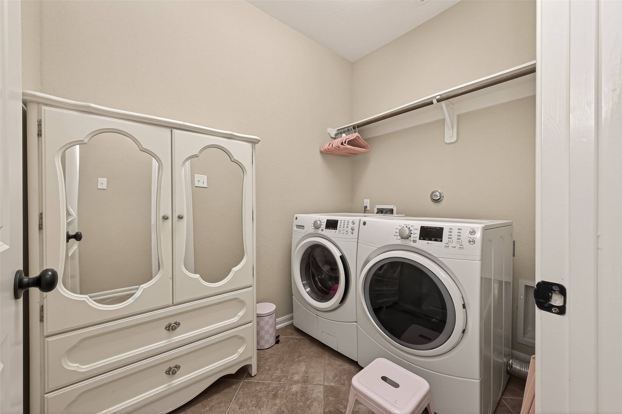 10 Ruchill Circle Conroe, TX 77304 - Photo 20 of 47 Laundry room in House, downstairs.