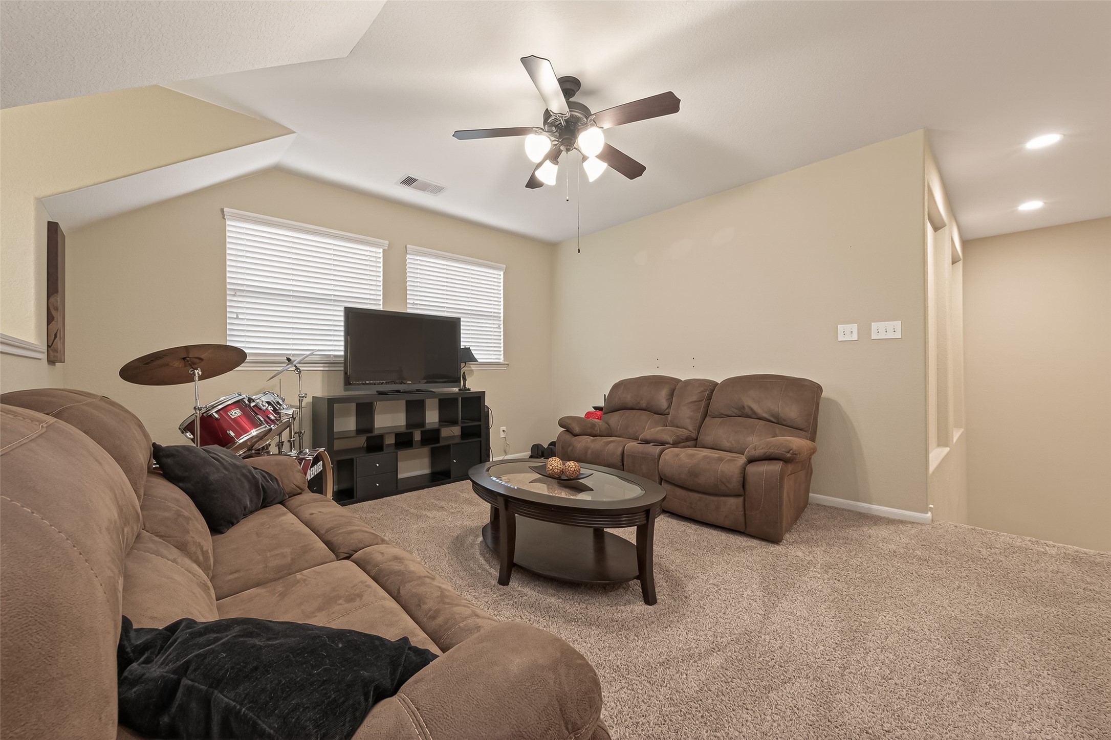 10 Ruchill Circle Conroe, TX 77304 - Photo 23 of 47 Cozy and roomy Gameroom/den, located upstairs.