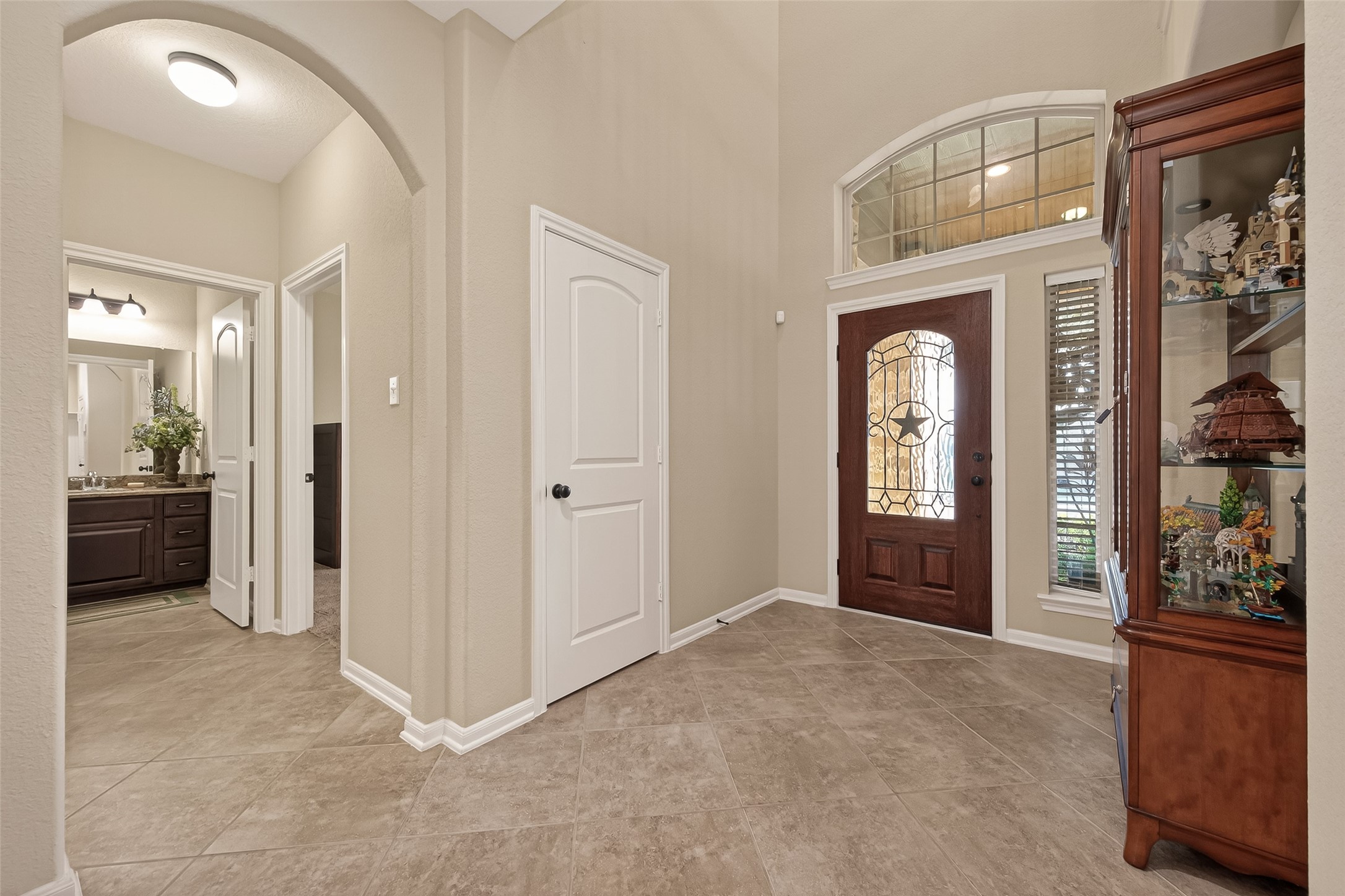 10 Ruchill Circle Conroe, TX 77304 - Photo 7 of 47 Entry, to wow your family and friends.