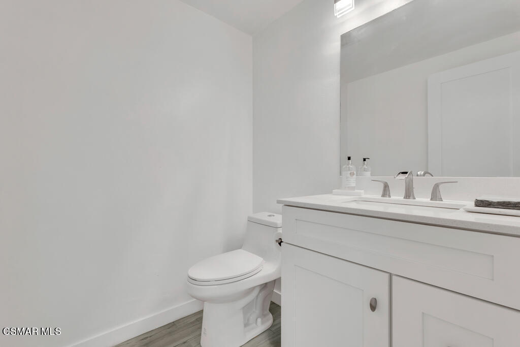 4240 Lost Hills Road, Unit 3303 Calabasas, CA 91301 - Photo 25 of 37 Powder room
