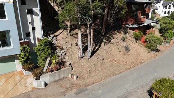 $79,000 | 1830 Arrowhead Drive, Oakland, CA 94611