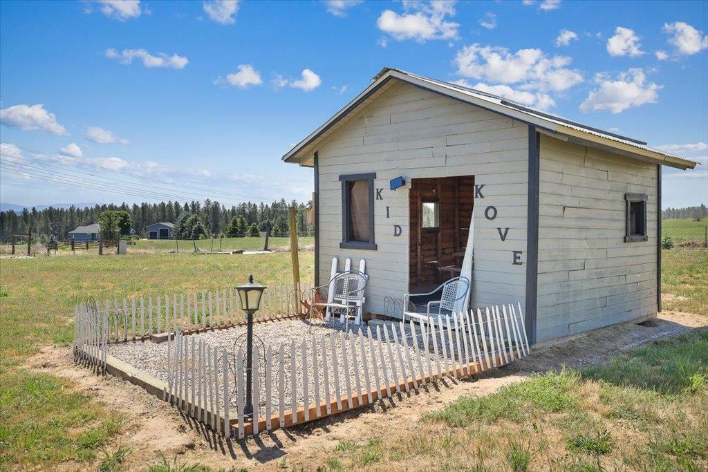 20717 North Division Road Colbert, WA 99005 - Photo 35 of 40