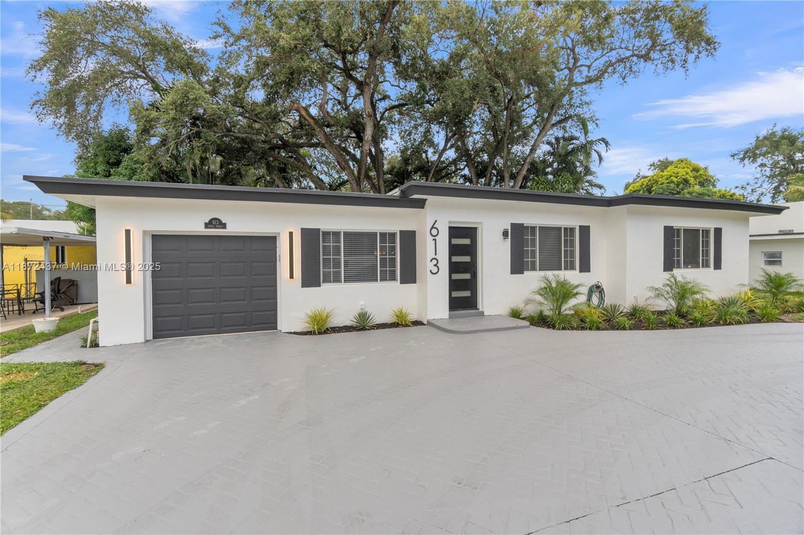 613 Northeast 159th Street Miami, FL 33162 - Photo 1 of 27