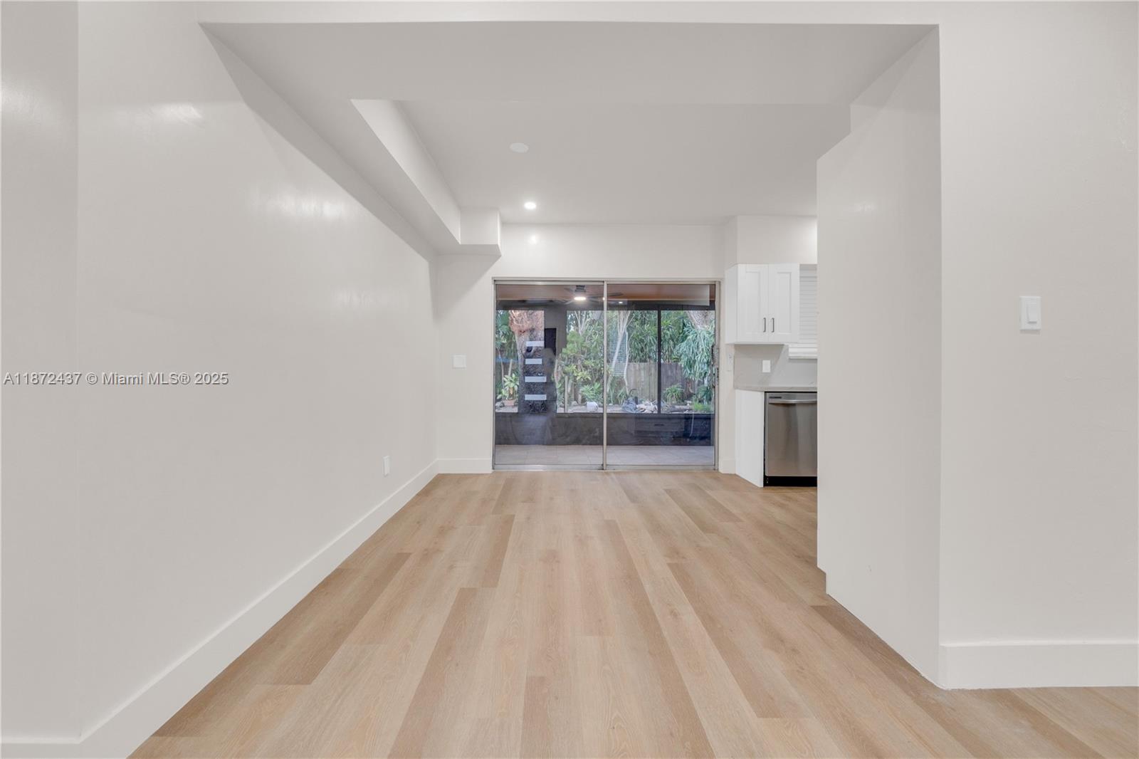 613 Northeast 159th Street Miami, FL 33162 - Photo 21 of 27