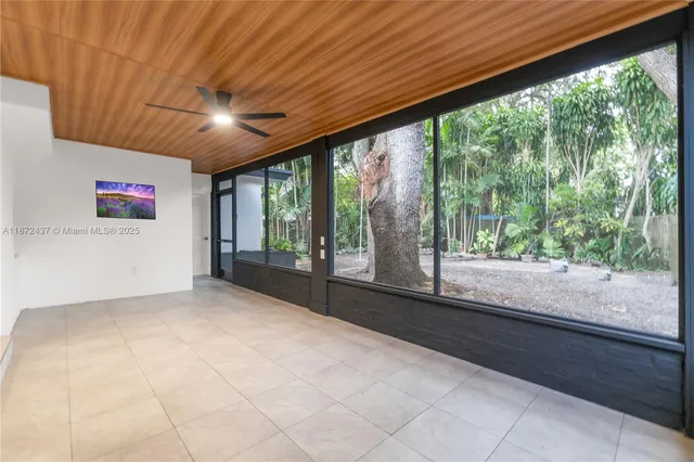 $550,000 | 613 Northeast 159th Street, Miami, FL 33162