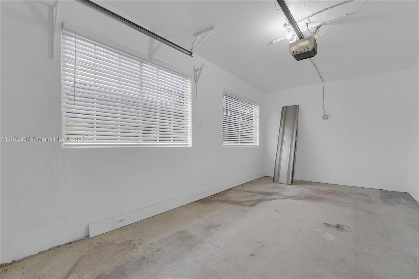 613 Northeast 159th Street Miami, FL 33162 - Photo 24 of 27