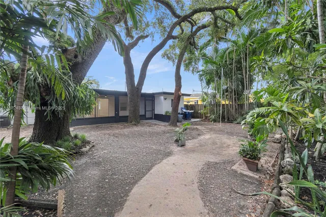 $550,000 | 613 Northeast 159th Street, Miami, FL 33162
