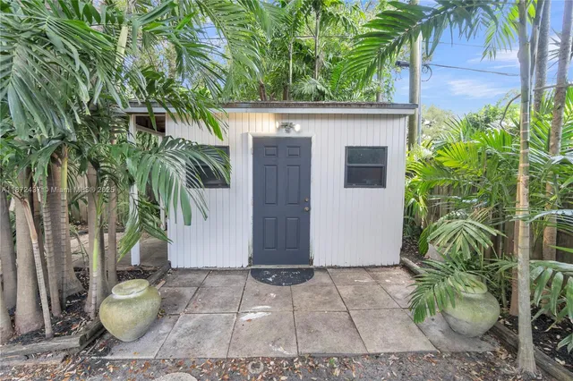 $550,000 | 613 Northeast 159th Street, Miami, FL 33162