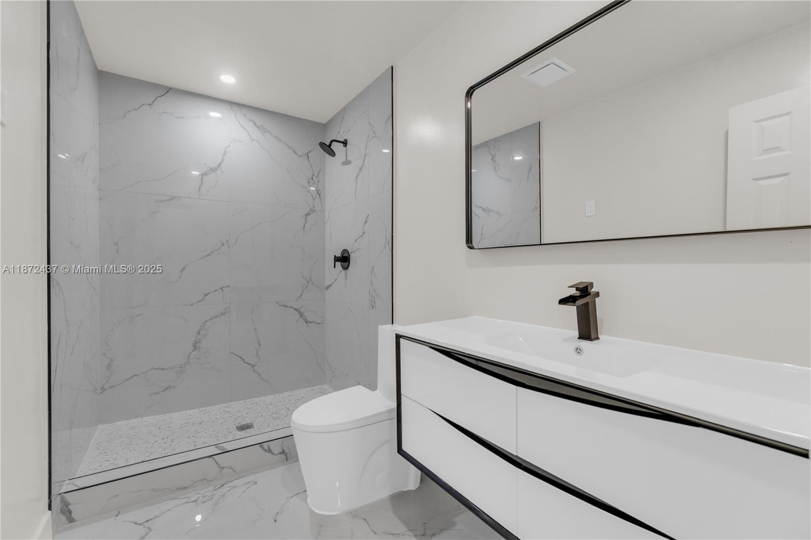 613 Northeast 159th Street Miami, FL 33162 - Photo 9 of 27