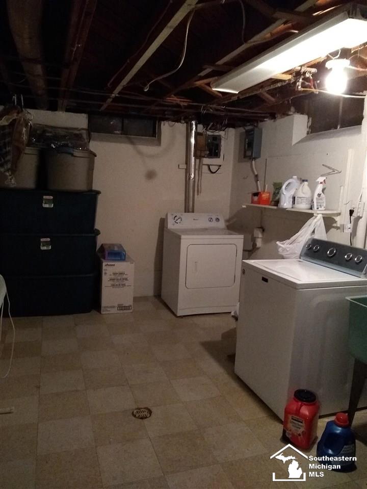 28231 Westerleigh Road Farmington, MI 48334 - Photo 15 of 22 31371644-14.JPG
