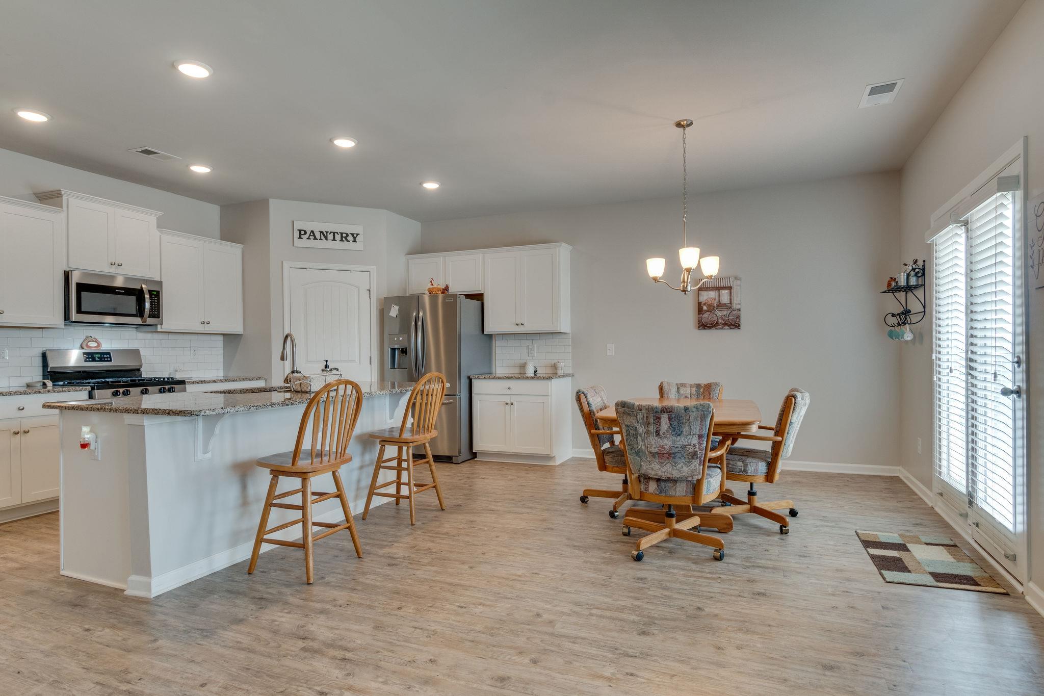 721 Prominence Road, Unit 52 Columbia, TN 38401 - Photo 10 of 27 Dinning area lots of light