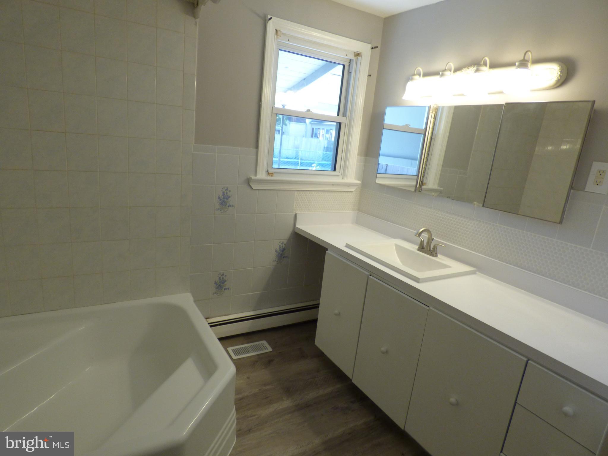 504 Neshaminy Road Croydon, PA 19021 - Photo 16 of 26 First floor bathroom