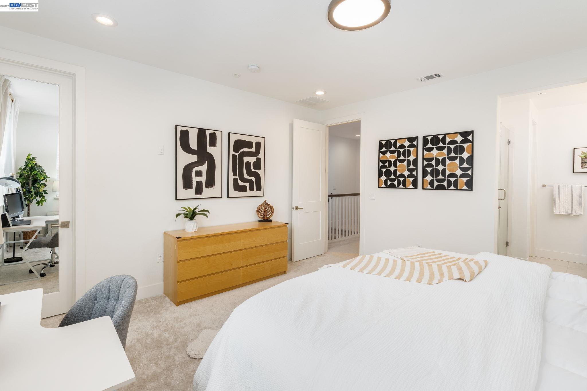 1402 Ontoro Terrace San Ramon, CA 94583 - Photo 22 of 48 Primary Suite with Ensuite Bath & Walk-in Closet