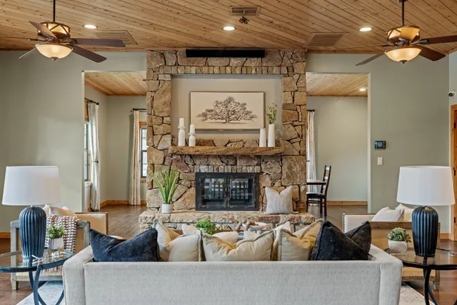 $2,950,000 | 19505 Farm To Market Road 150 West, Driftwood, TX 78619