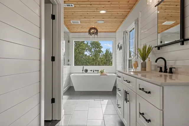 $2,950,000 | 19505 Farm To Market Road 150 West, Driftwood, TX 78619