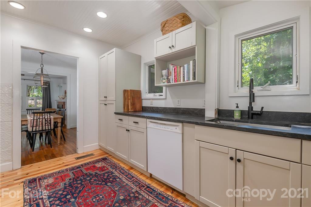 151 Markham Road Tryon, NC 28782 - Photo 9 of 41 Gallery Image 9