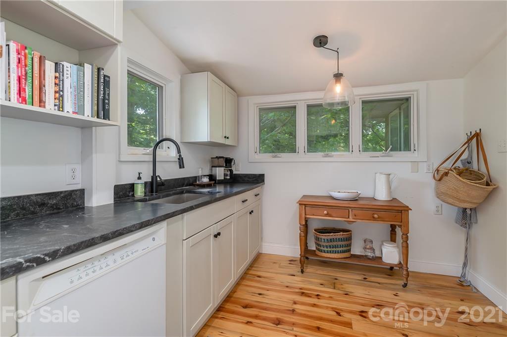 151 Markham Road Tryon, NC 28782 - Photo 10 of 41 Gallery Image 10