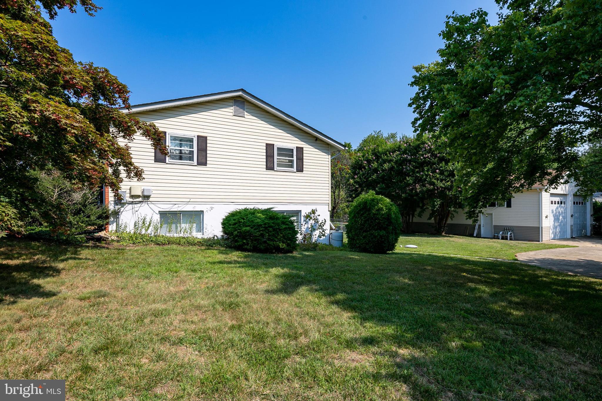 4153 Carrs Ridge Road Edgewater, MD 21037 - Photo 3 of 10 Gallery Image 3