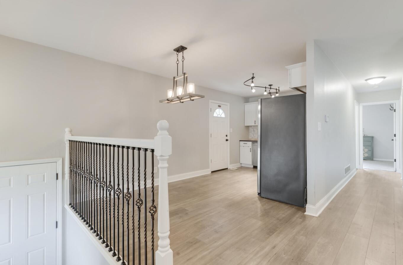 1216 Dwiggins Court Griffith, IN 46319 - Photo 15 of 32 1362x896