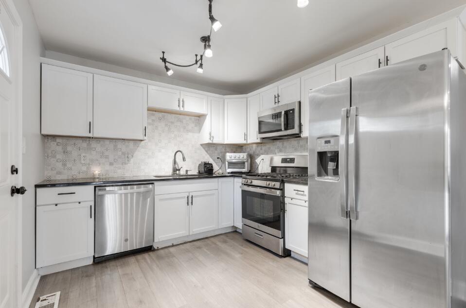 1216 Dwiggins Court Griffith, IN 46319 - Photo 19 of 32 958x634