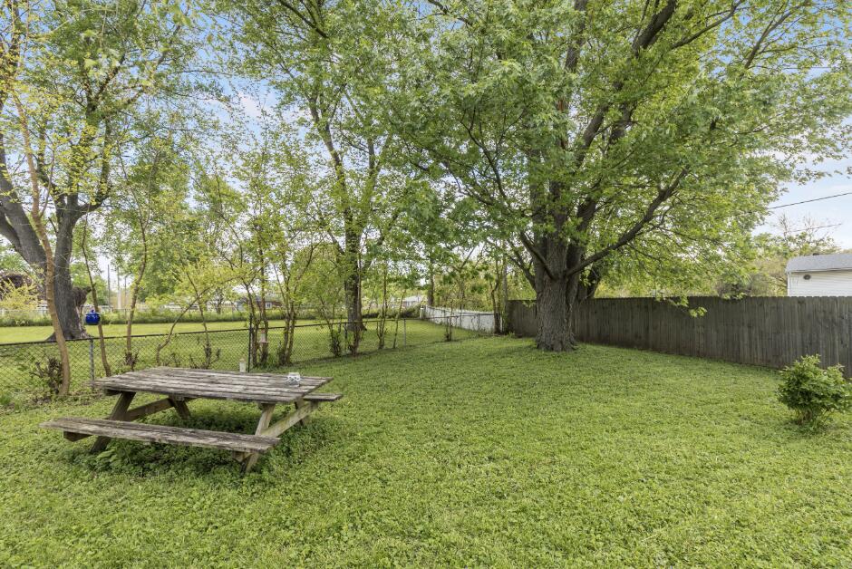 1216 Dwiggins Court Griffith, IN 46319 - Photo 31 of 32 940x628