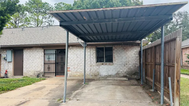 $1,500 | 12409 Sharpview Drive, Unit 2409, Houston, TX 77072