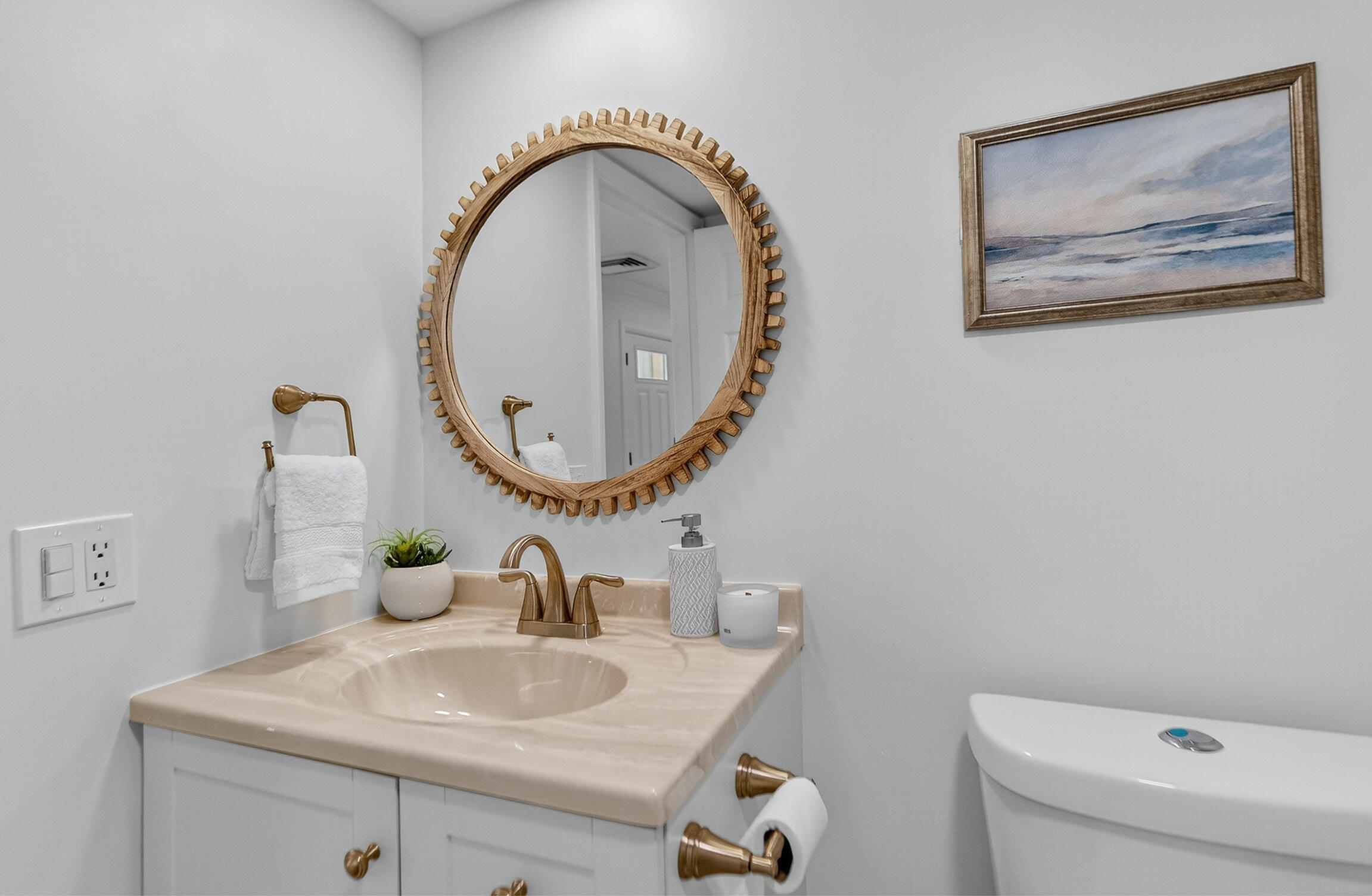 3900 County Line Road, Unit 11D Tequesta, FL 33469 - Photo 10 of 53 a bathroom with a sink and a mirror