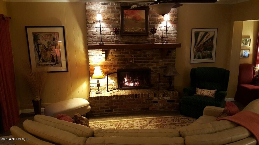 2419 Patsy Anne Drive Jacksonville, FL 32207 - Photo 27 of 33 Patsy Anne Family room 4