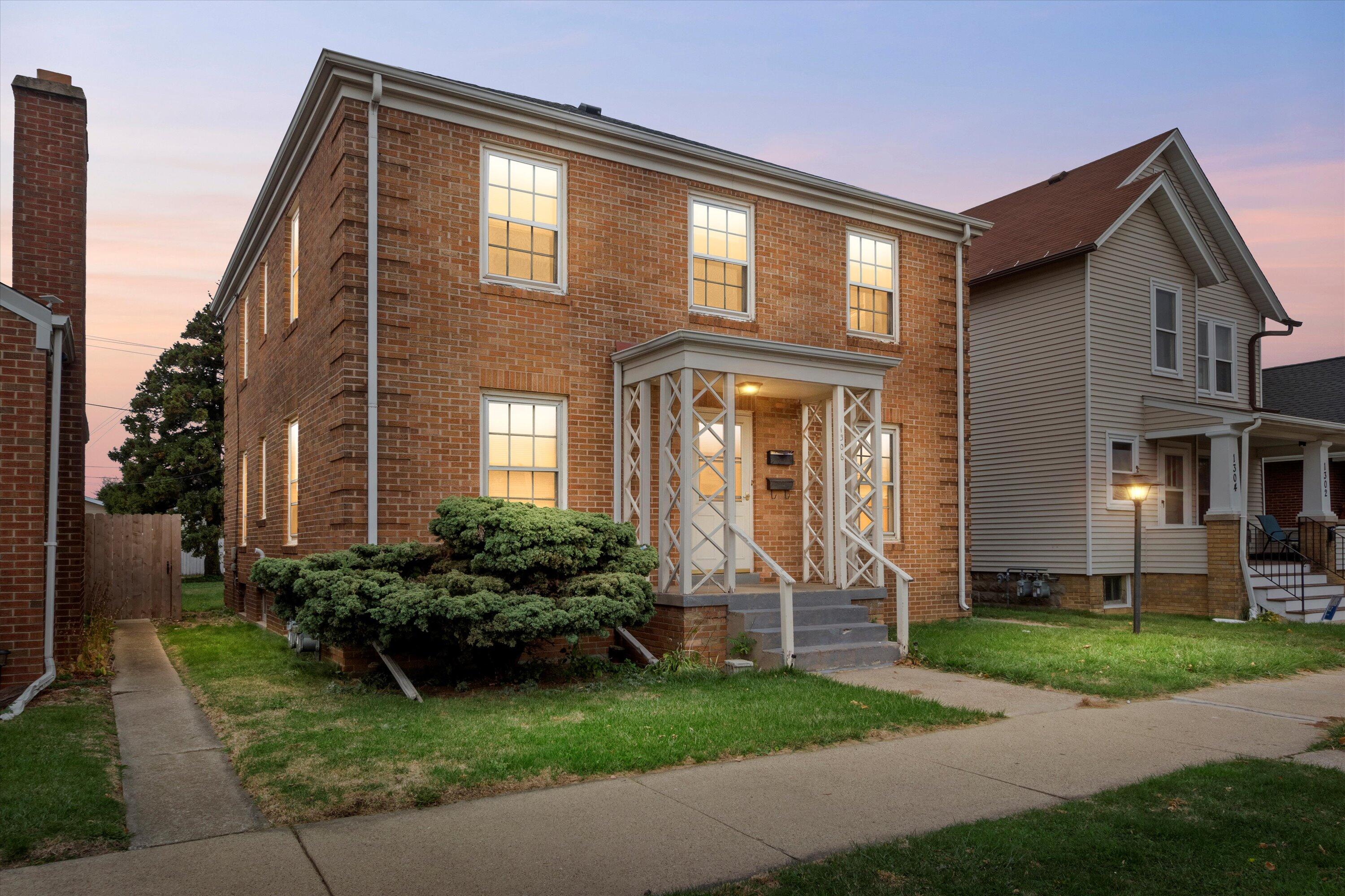 1306 Walton Avenue Racine, WI 53402 - Photo 1 of 1 01-P1755974 (1)