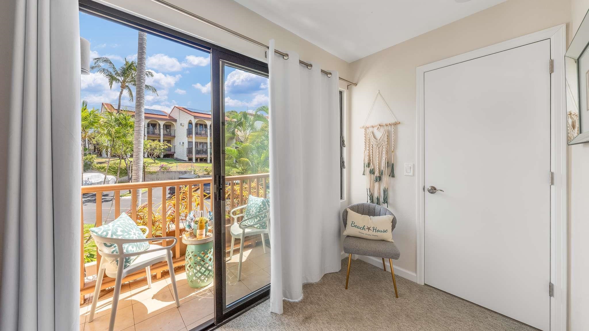 2777 South Kihei Road, Unit E202 Kihei, HI 96753 - Photo 20 of 37 a bathroom with a bathtub and a shower