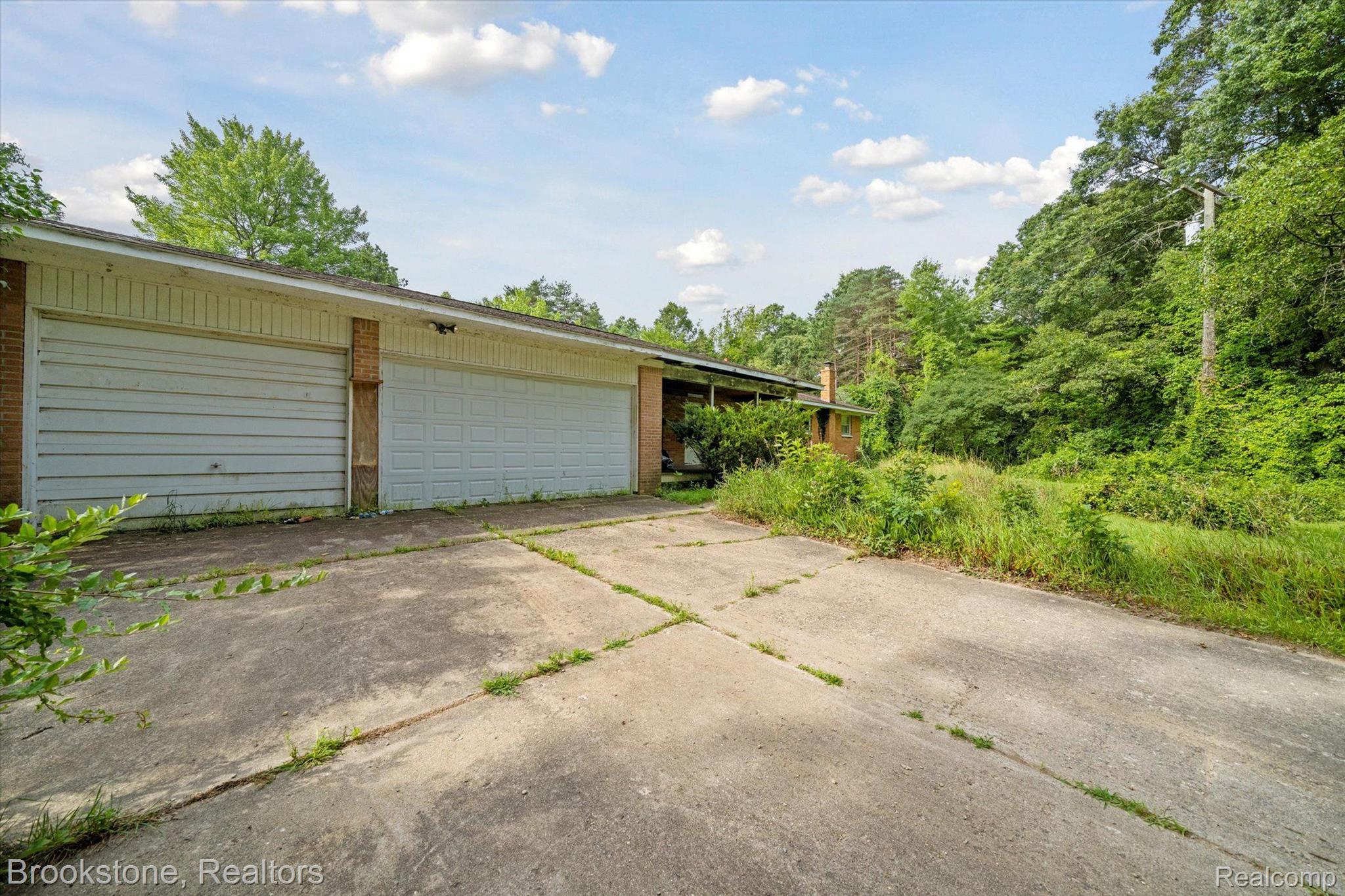 2870 Stanton Road Oxford, MI 48371 - Photo 3 of 25