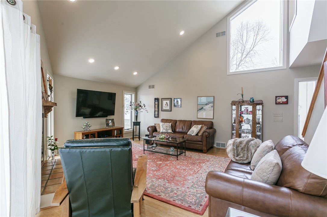 369 Lowden Point Road Greece, NY 14612 - Photo 14 of 50