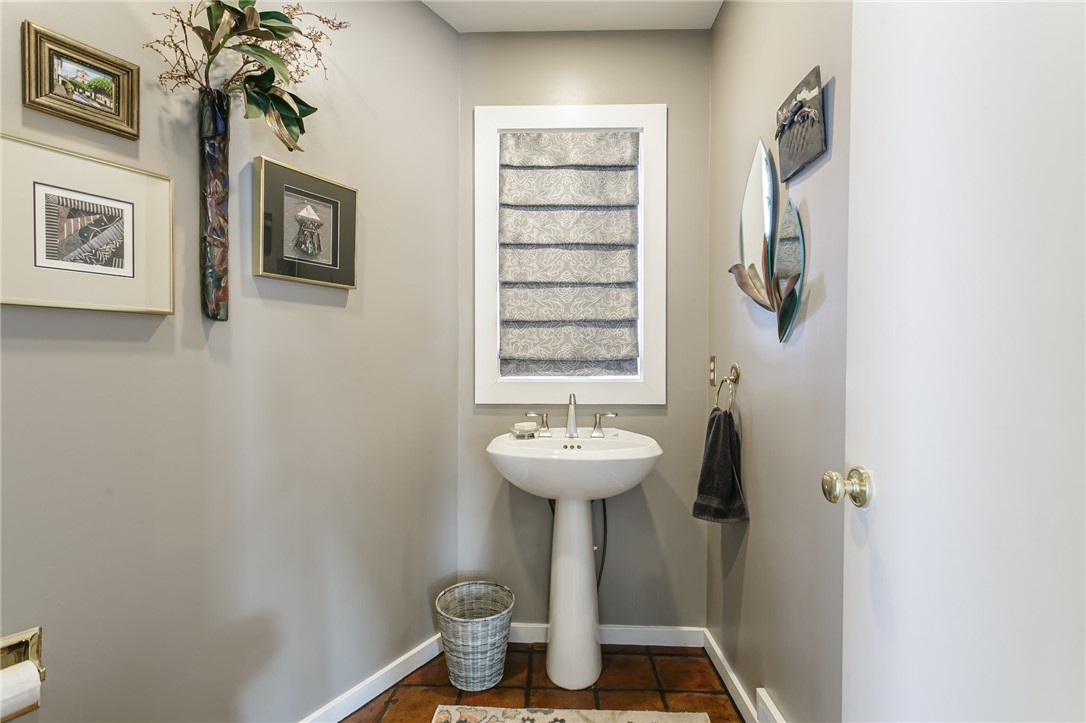 369 Lowden Point Road Greece, NY 14612 - Photo 15 of 50