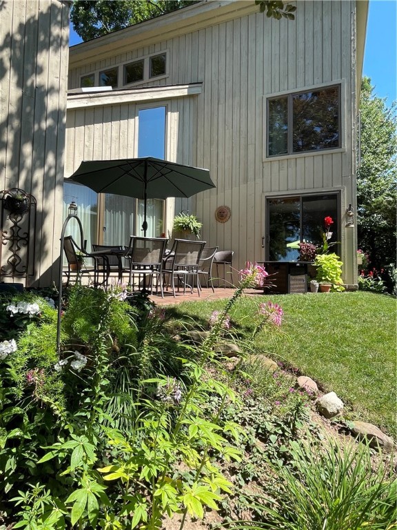 369 Lowden Point Road Greece, NY 14612 - Photo 5 of 50