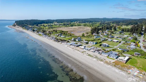 $699,500 | 977 East Moonraker Drive, Freeland, WA 98249